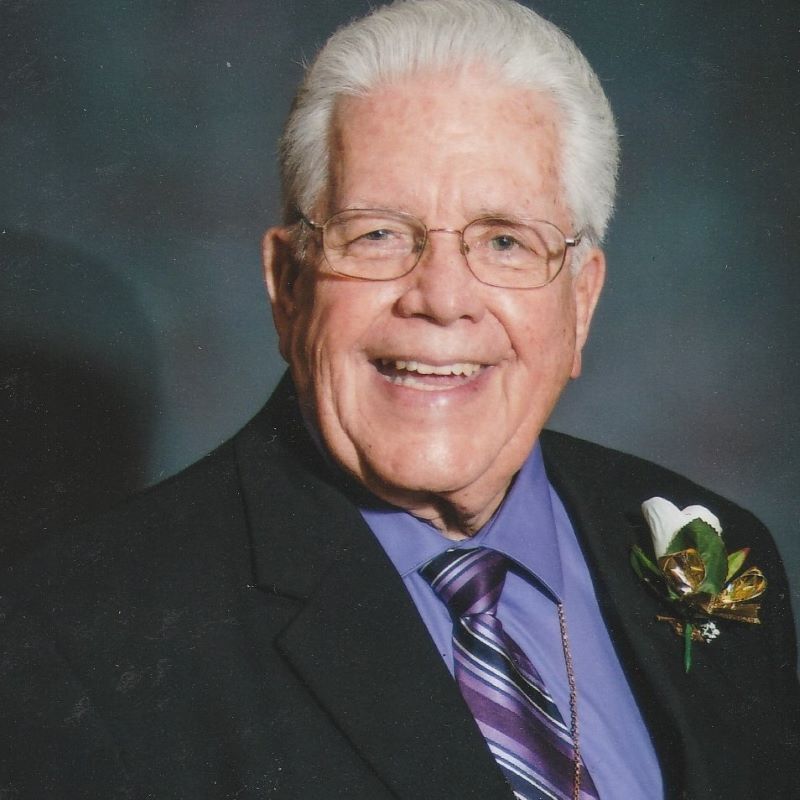 Pastor Lester L. Lowry to Give Final Sermon On Sunday