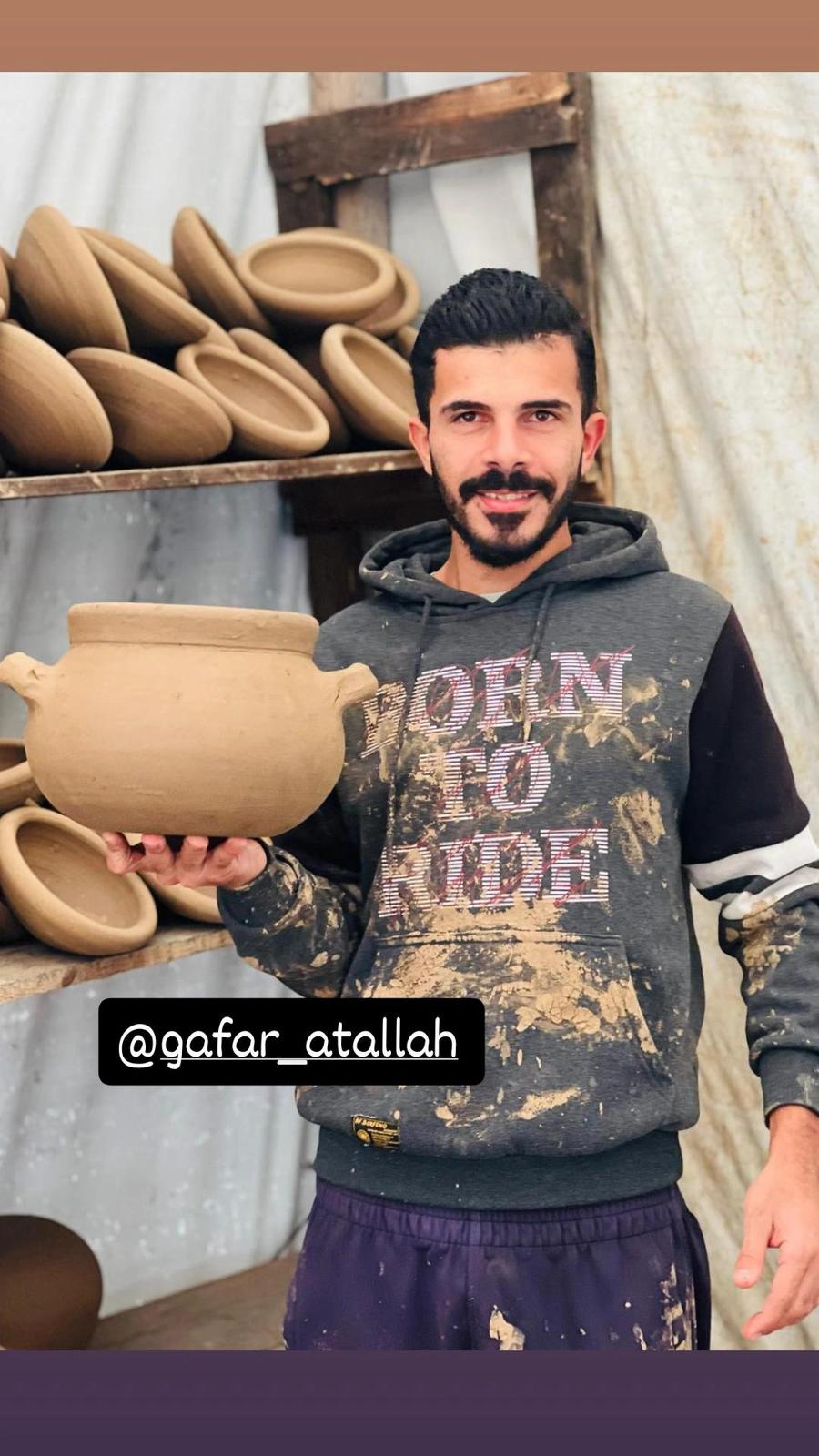 The Media Line: Artist Makes Her Own Ink, Potter Extracts Clay From Gaza Ruins 