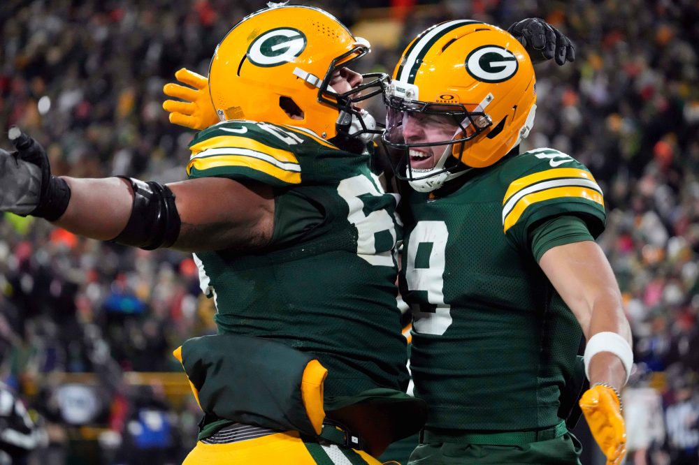 Keisean Nixon’s game-sealing INT helps Packers beat Bears 28-21 to take over NFC North lead