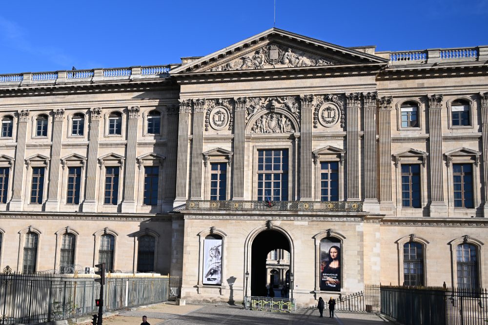 Louvre workers announce strike over work conditions and security after $102M heist