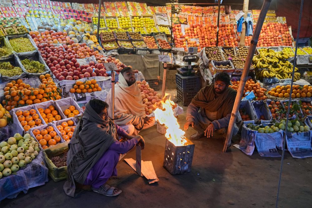 IMF approves $1.2 billion for Pakistan from bailout, citing progress on economic and climate reforms