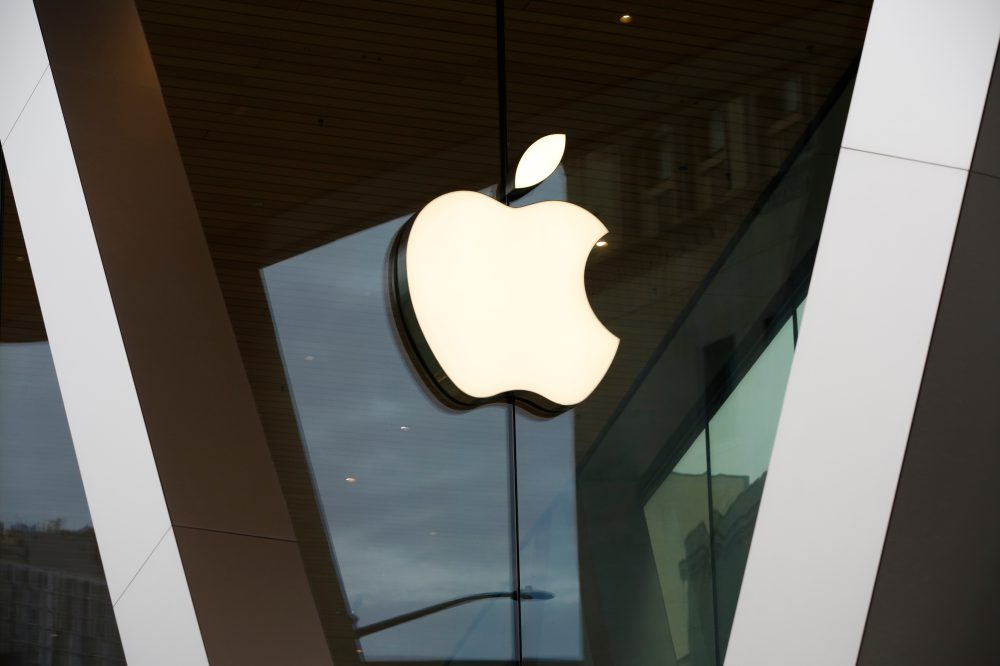 Appeals court backs contempt finding against Apple, but reopens a door for iPhone app fees