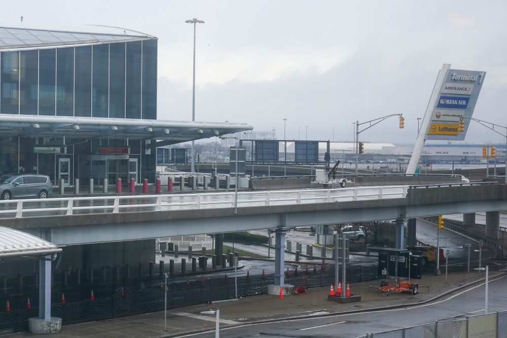 Customs officer at JFK airport fires his gun during a freeway fight