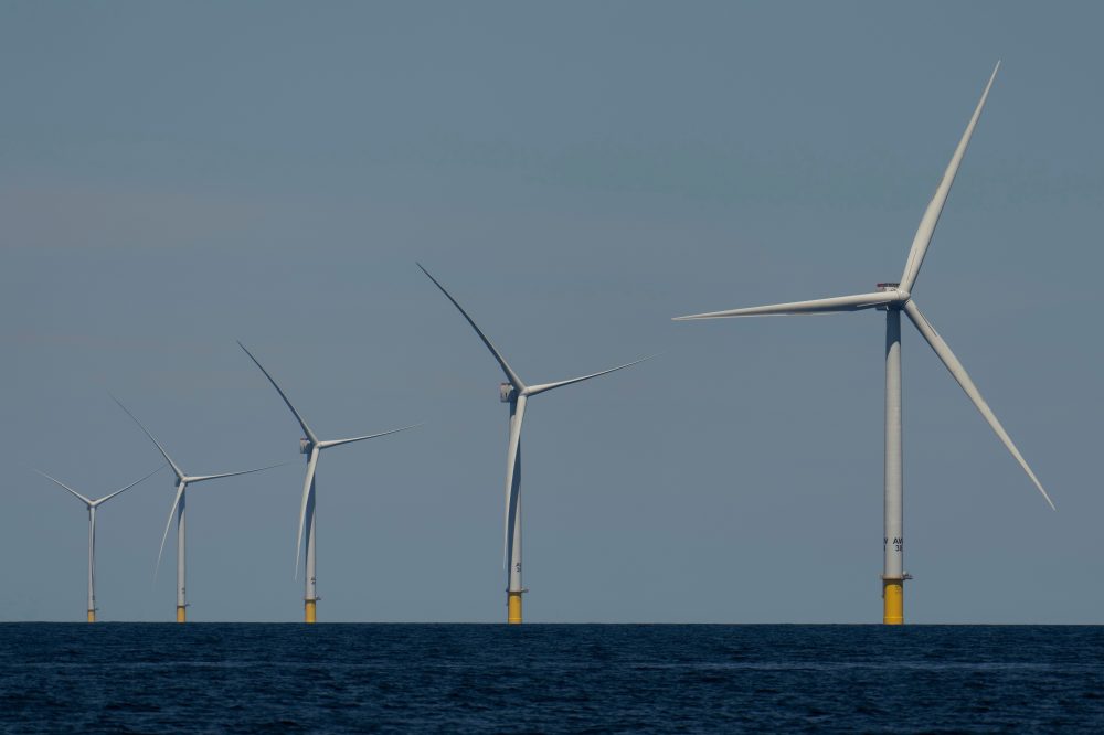 Trump administration pauses 5 wind projects off the East Coast