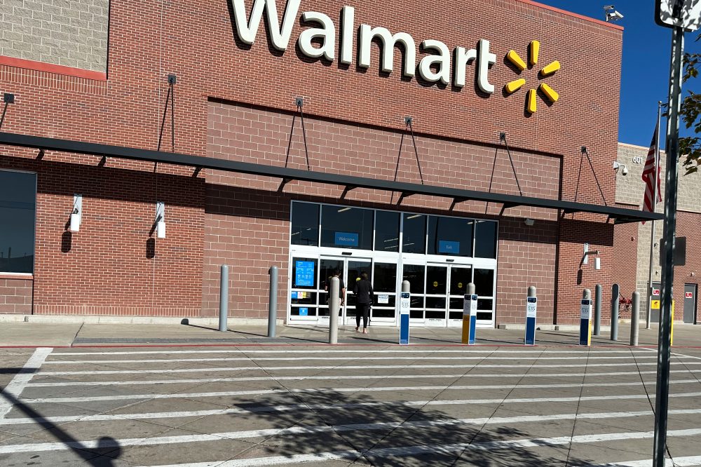 Here’s what stores are open, and which ones are closed, on Christmas