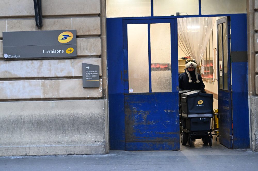 Pro-Russian hackers claim cyberattack on French postal service