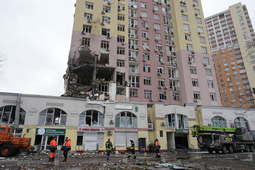 Russia attacks Kyiv with missiles and drones, killing 1 and wounding many ahead of Ukraine-US talks