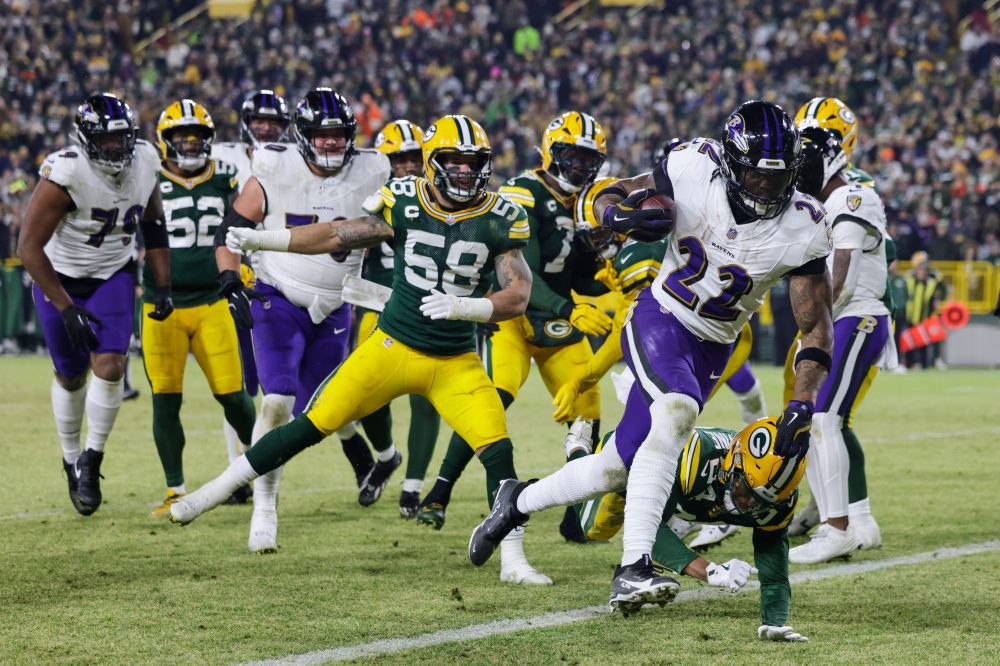 Derrick Henry’s virtuoso performance helps Ravens stay alive with 41-24 win over Packers
