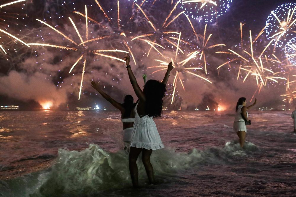 Fireworks dazzled Rio’s sky, and more top photos this week in Latin America and the Caribbean