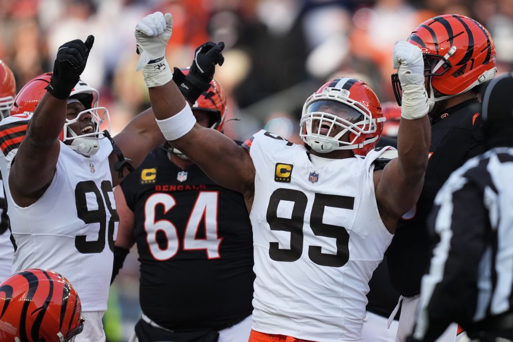 Garrett sets sacks record and Szmyt’s field goal on last play gives Browns 20-18 win over Bengals