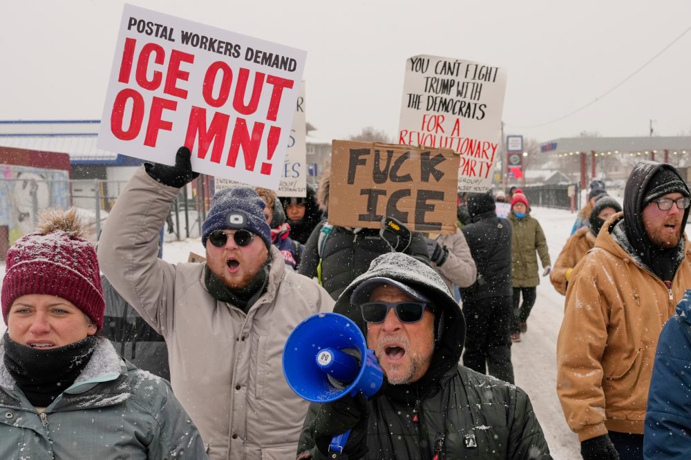 After Minneapolis, Democrats confront political vulnerabilities to battle Trump on immigration