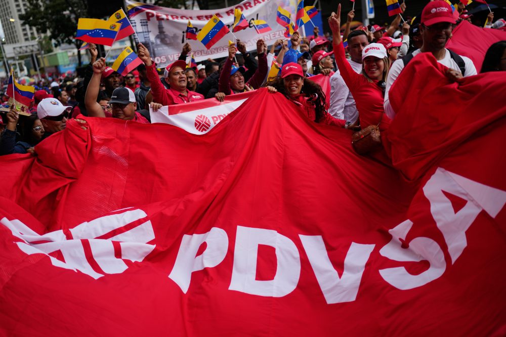 Venezuelan lawmakers vote to ease state grip on oil, abandoning self-proclaimed socialist tenet