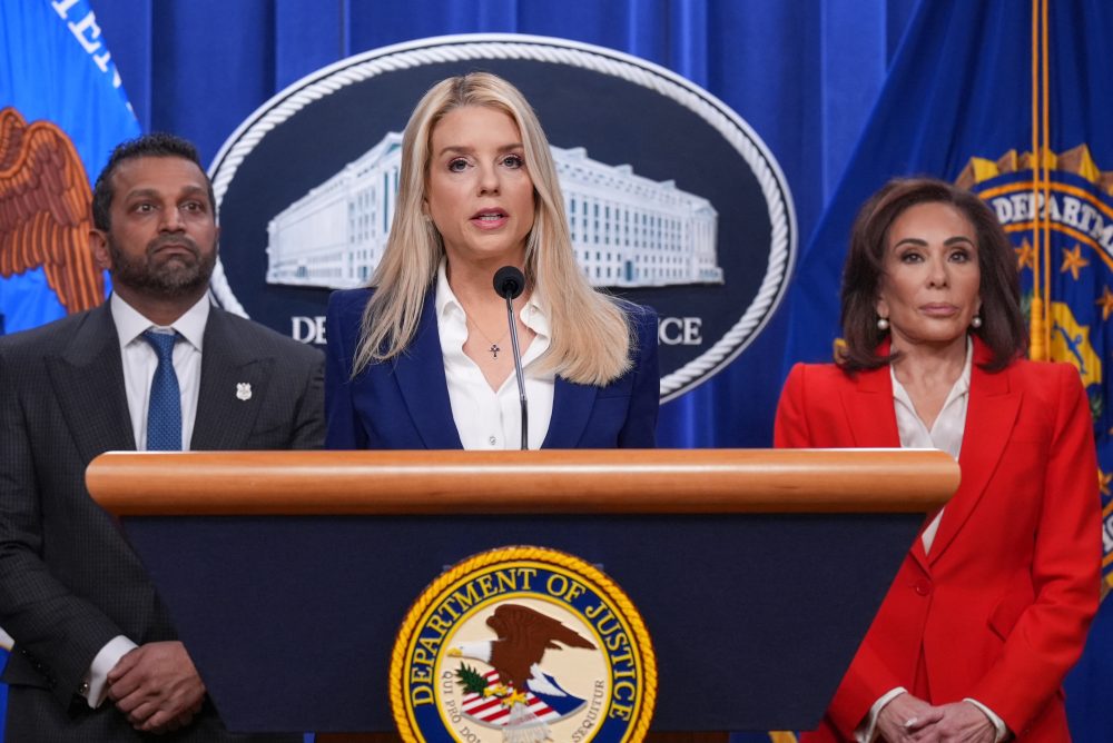 Bondi dismisses concerns over Gabbard’s role in FBI search of  Georgia election hub
