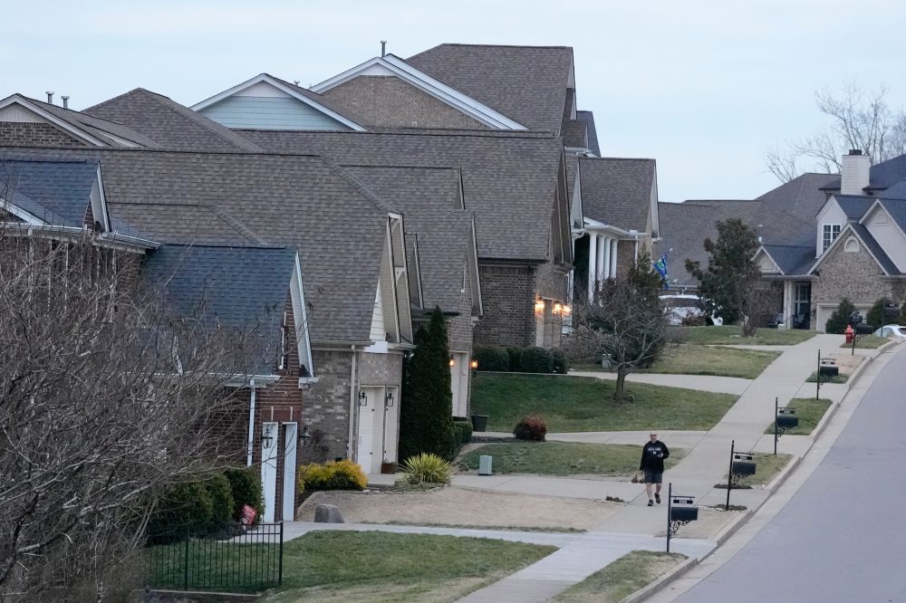 Average US long-term mortgage rate dips to 6.01%, lowest level in more than 3 years