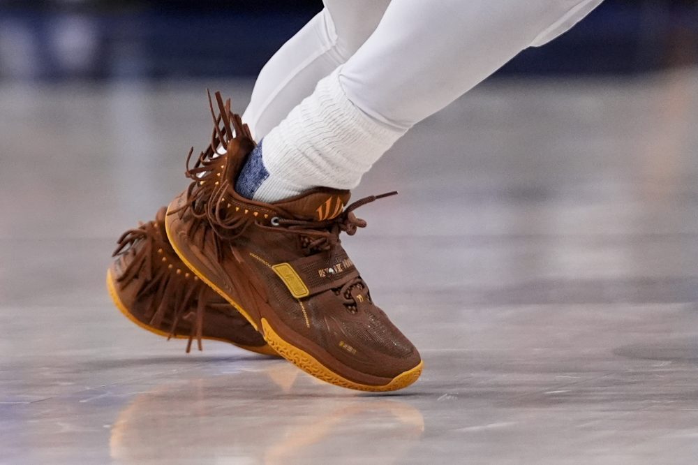 The surprising complexity behind the squeak of basketball shoes on hardwood floors