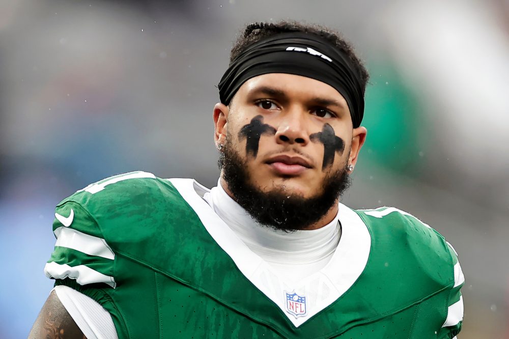 Jets agree to trade Jermaine Johnson to the Titans for T’Vondre Sweat, AP source says
