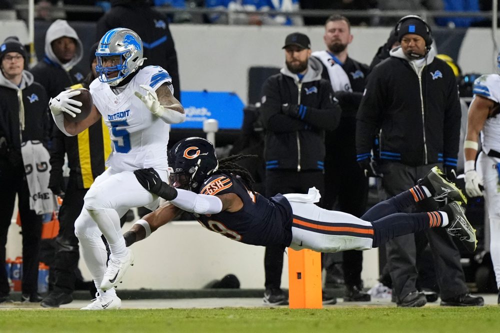 Lions trade Montgomery to Texans for Scruggs, 4th, 7th-round picks, AP source says