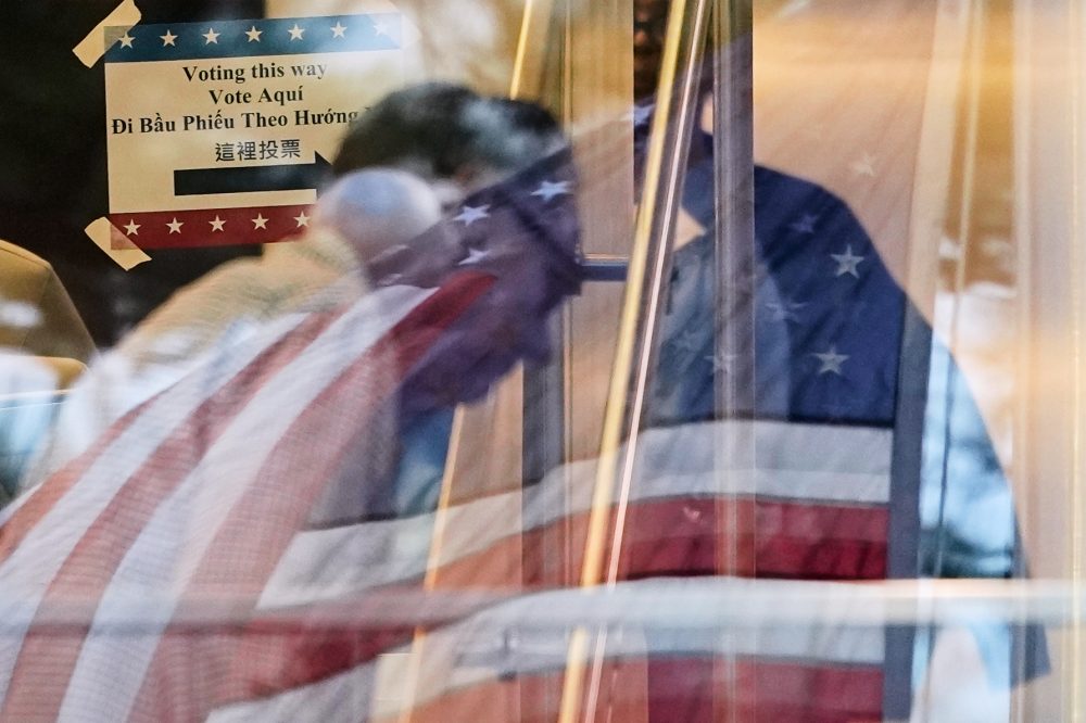 All eyes on Texas as the midterm elections officially begin, in photos