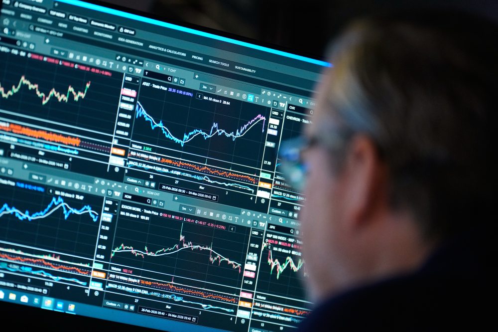 Asian shares jump after US stocks rebound, but oil prices resume their climb