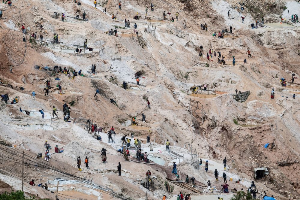 At least 200 dead in a Congo coltan mine collapse, authorities say, as rebels dispute toll