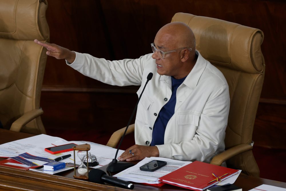 Venezuelan lawmakers open debate on a mining bill to lure foreign capital