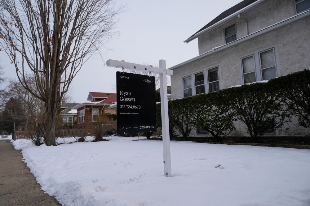 US homes sales bounced back in February as homebuyers seized on easing mortgage rates