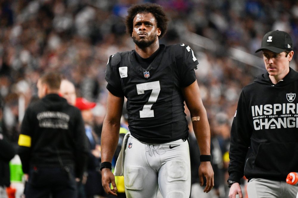 Geno Smith set to return to the Jets in a trade with the Raiders, AP source says