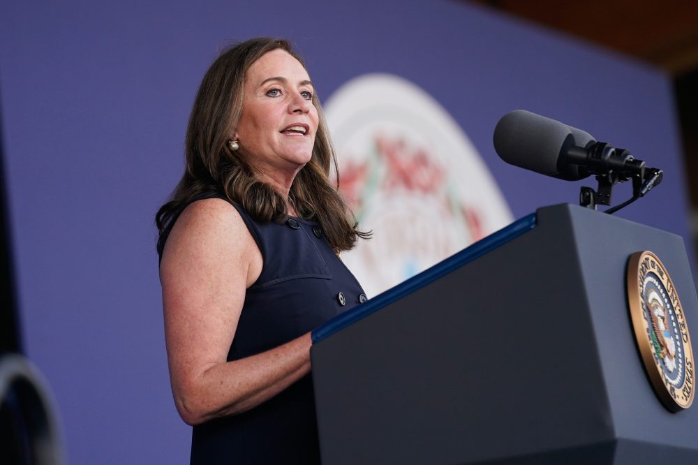 Virginia’s former first lady to run for Congress in newly drawn district
