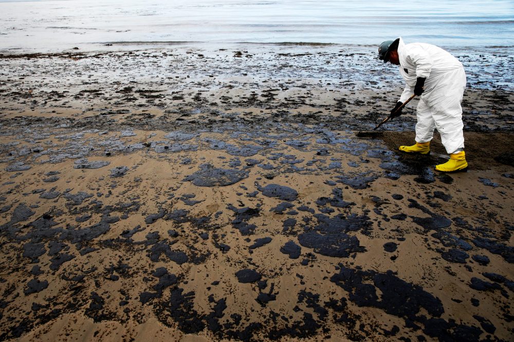 US Energy secretary directs oil company to restore operations off California