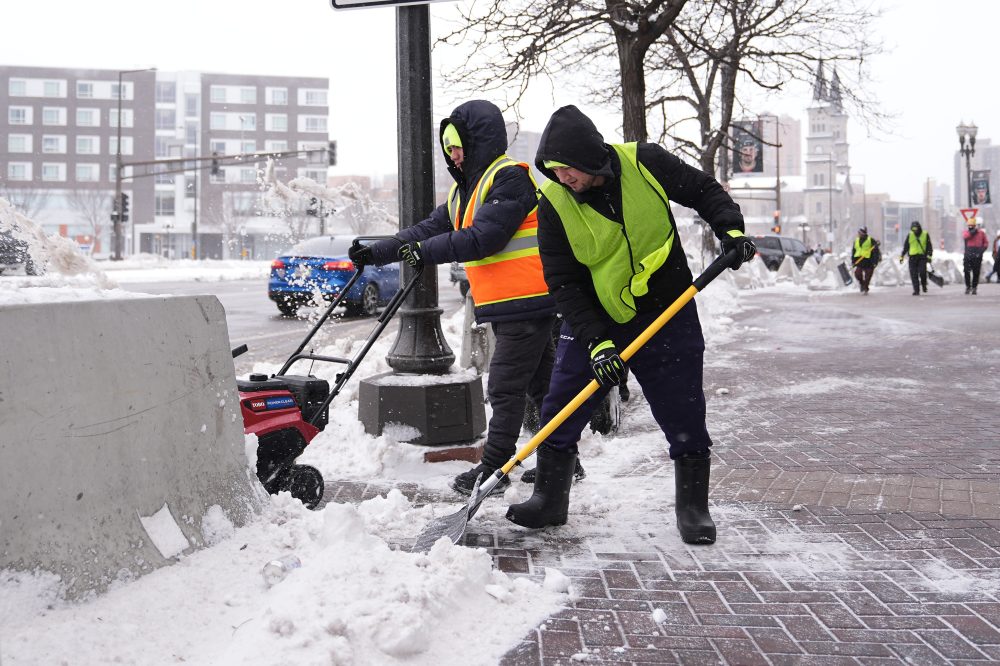 Severe storms pummel parts of US with snow and high winds and raise tornado threat