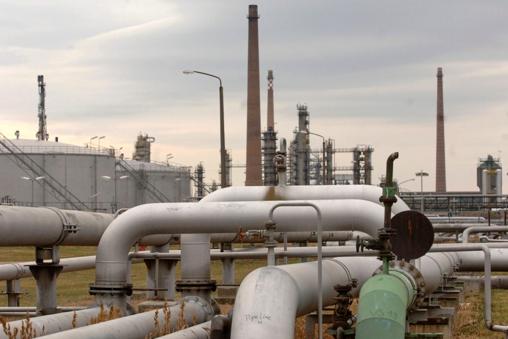 EU offers to pay Ukraine to fix an oil pipeline that’s been a focal point of Ukraine-Hungary feud