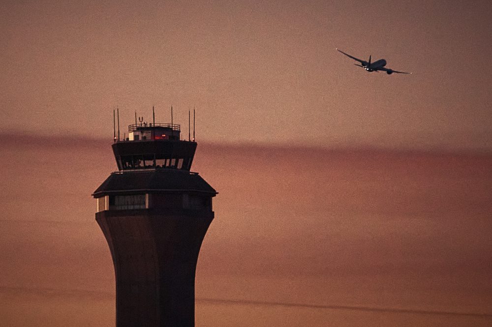 Authorities investigating close call between Alaska Airlines and FedEx planes landing at Newark