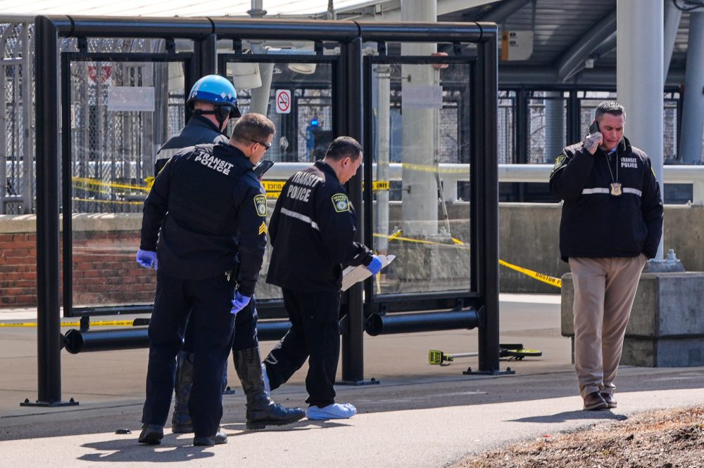 Boston transit police say man threatened to stab bus driver before struggle with officers