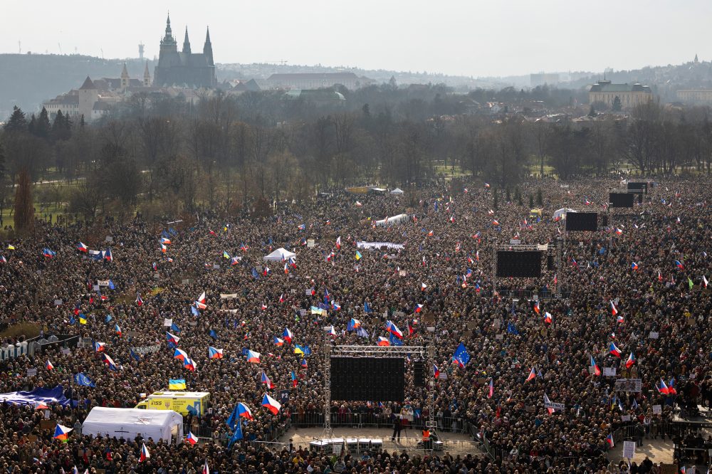 Tens of thousands of protesters rally in Prague against new government of Czech prime minister Babiš