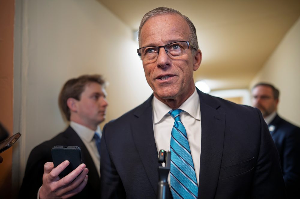 Senators consider deal to fund Homeland Security but not ICE enforcement as airport lines snarl