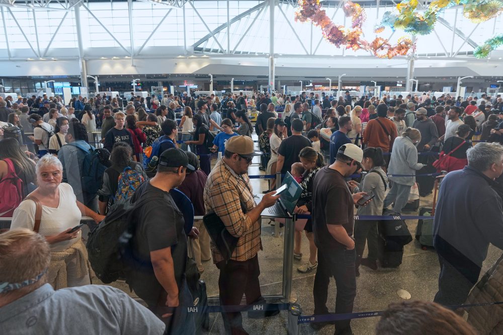 Houston airport has become a symbol for the shutdown’s impacts on air travel