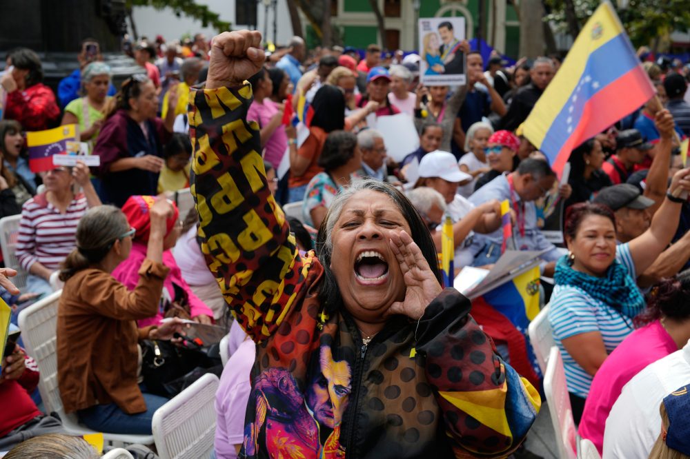 Photos from Caracas and U.S. court where former Venezuelan President Maduro fights indictment