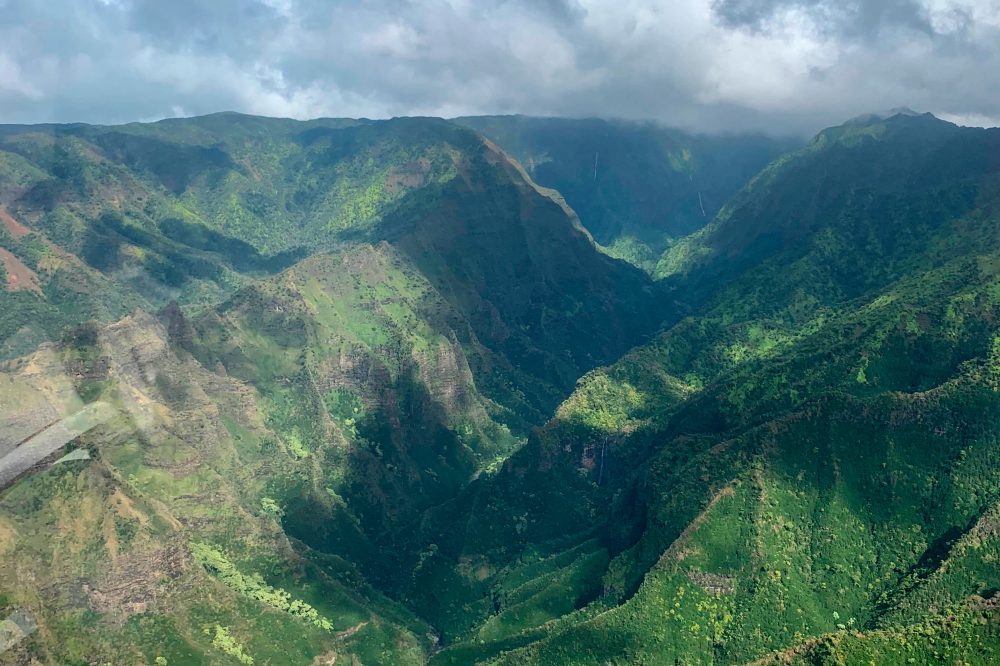 Injuries reported after a helicopter crashes on the Hawaiian island of Kauai
