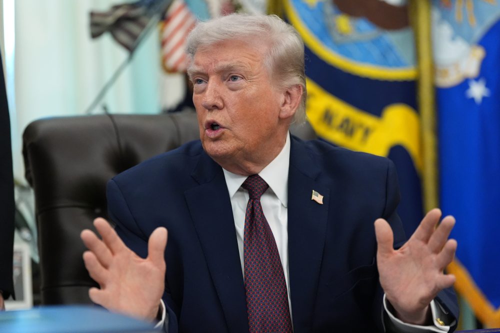 Trump signs order directing creation of a national voter list, a move sure to face legal challenges