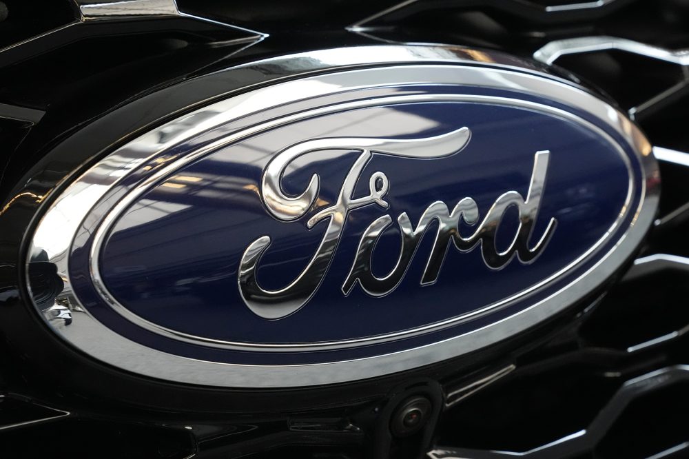 Ford recalls more than 400,000 trucks and SUVs because windshield wipers can fail
