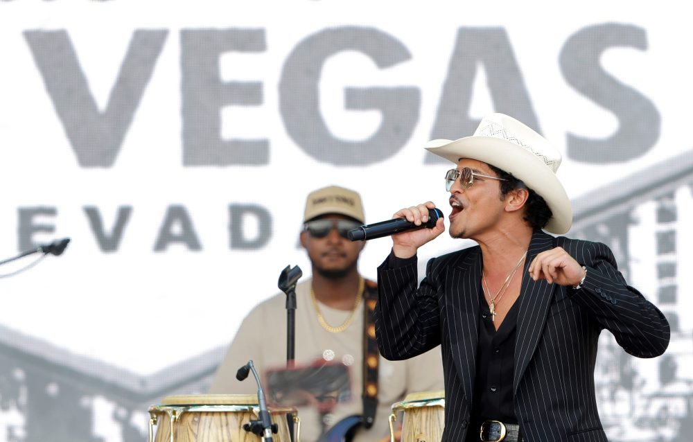 ‘New king of Las Vegas’ is celebrated with Strip parade