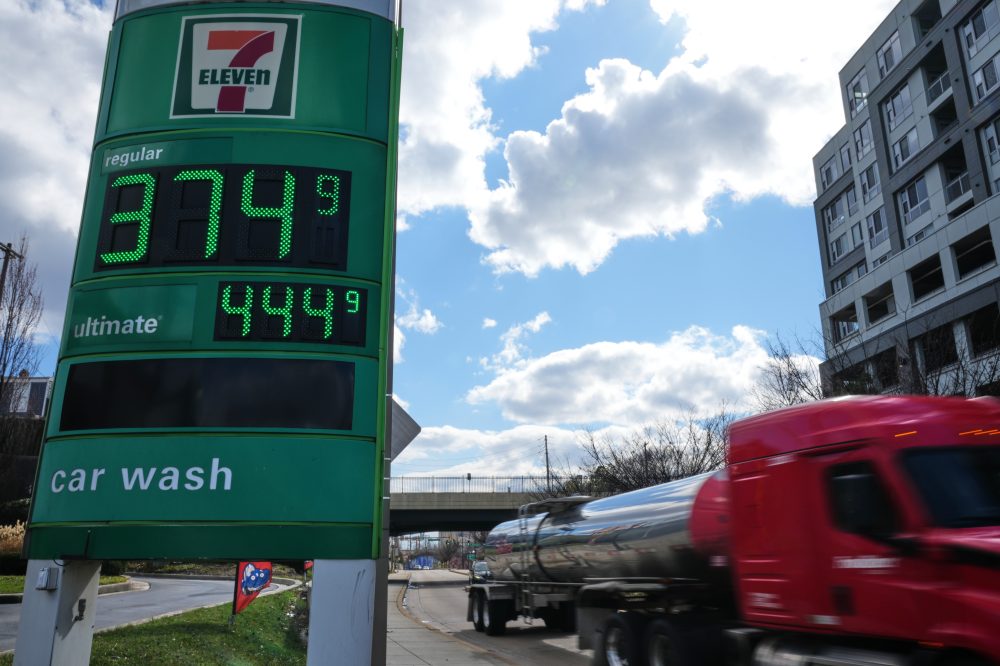 US wholesale prices surged 4% last month as the Iran war sent energy prices soaring