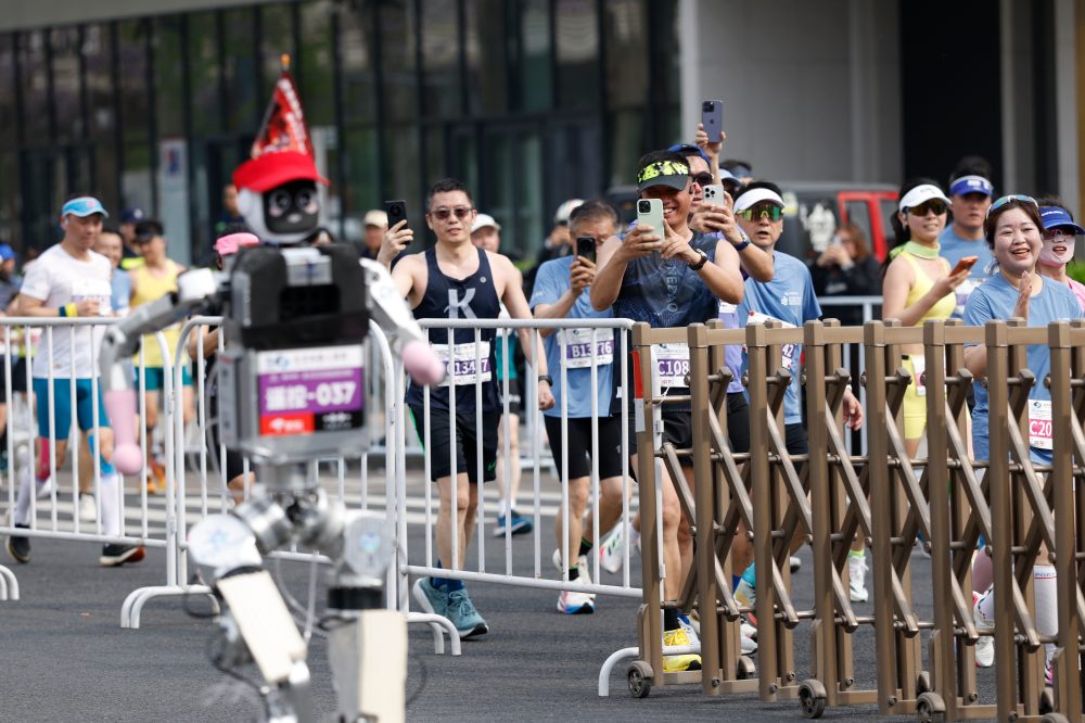 A humanoid robot sprints to victory in Beijing, beating the human half-marathon world record