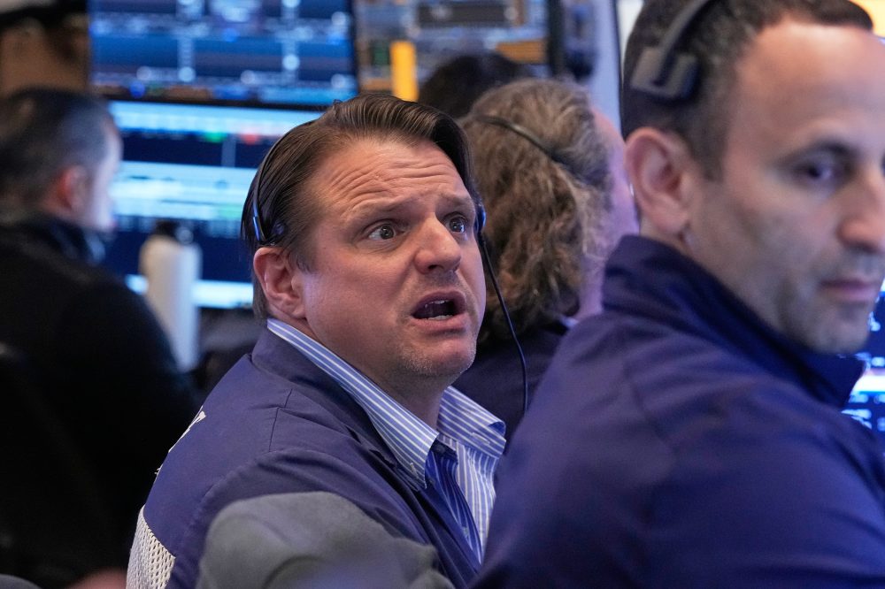 Asian shares are mixed and oil prices slip as talks on ending Iran war in doubt