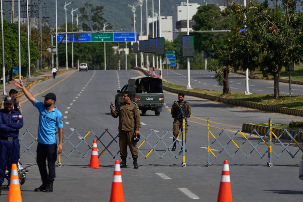 US and Iran signal new ceasefire talks in Islamabad as truce nears end