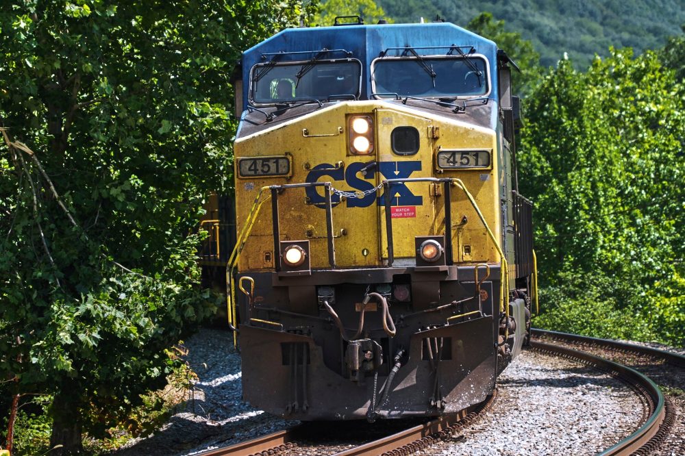CSX delivers 25% jump in profit as it hauls more goods and cuts expenses