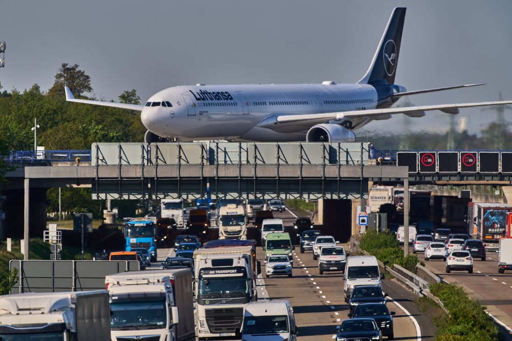 Airline company Lufthansa cuts 20,000 flights as war squeezes fuel prices and supplies