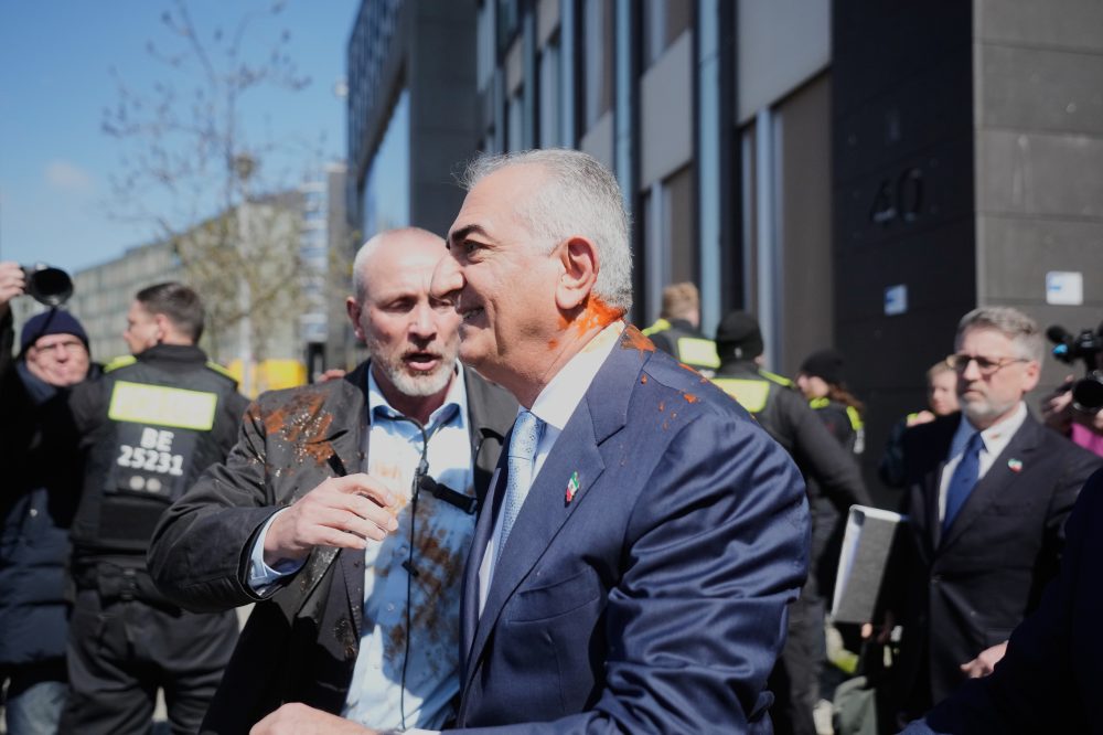 Iran’s exiled crown prince Reza Pahlavi splattered with red liquid in Berlin