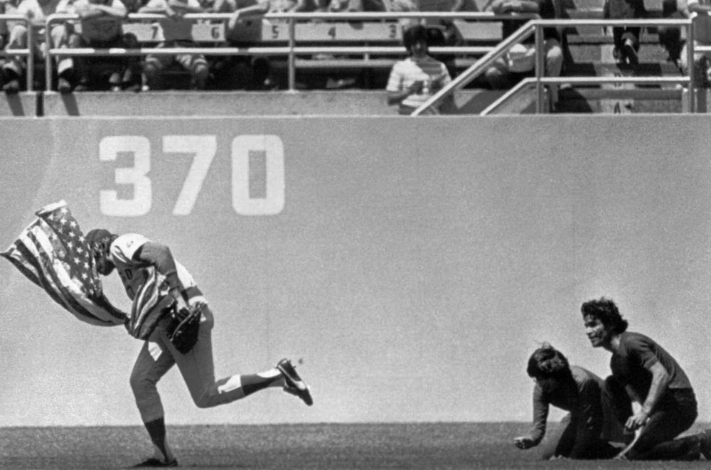 Dodgers honor Rick Monday’s dramatic 1976 flag rescue on its 50th anniversary