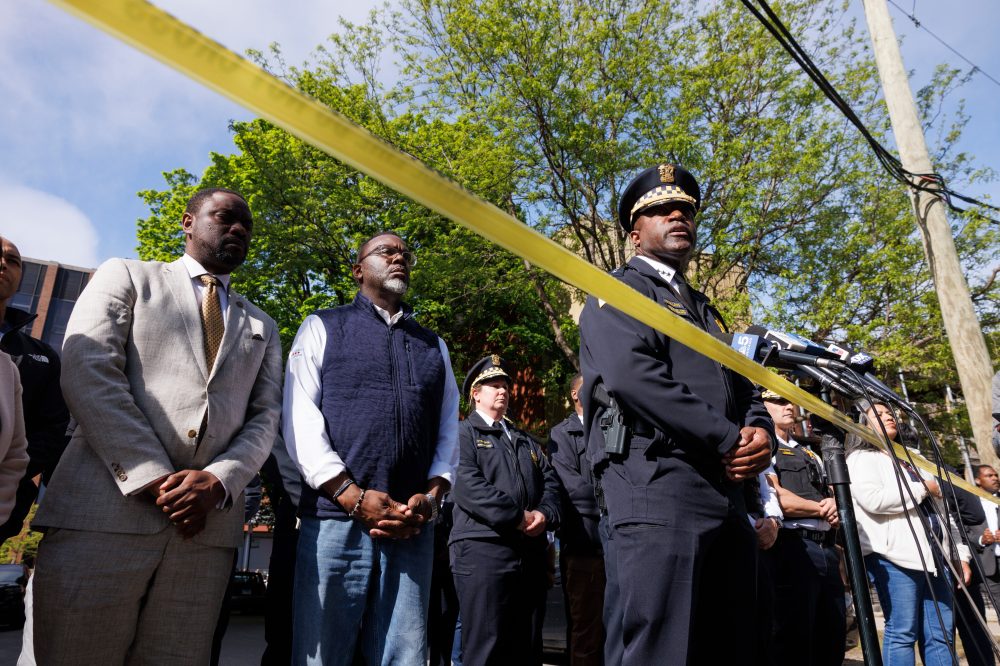 Robbery suspect charged with murder, attempted murder of Chicago police officers at a hospital